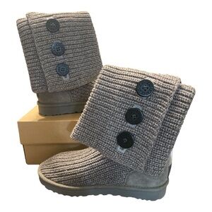 UGG Classic Cardy boots size 9 NIB